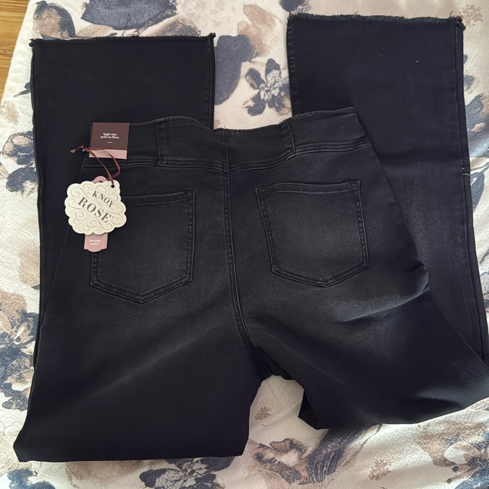 Knox Rose High Rise Pull On Flares NWT